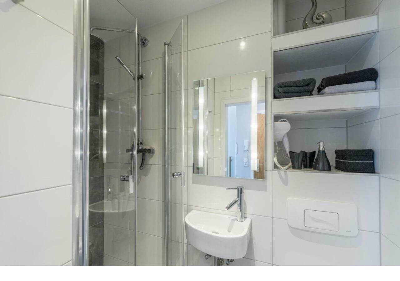 Gepflegte und moderne Ferienwohnung in der Neuseenlandschaft Neukieritzsch Exterior foto