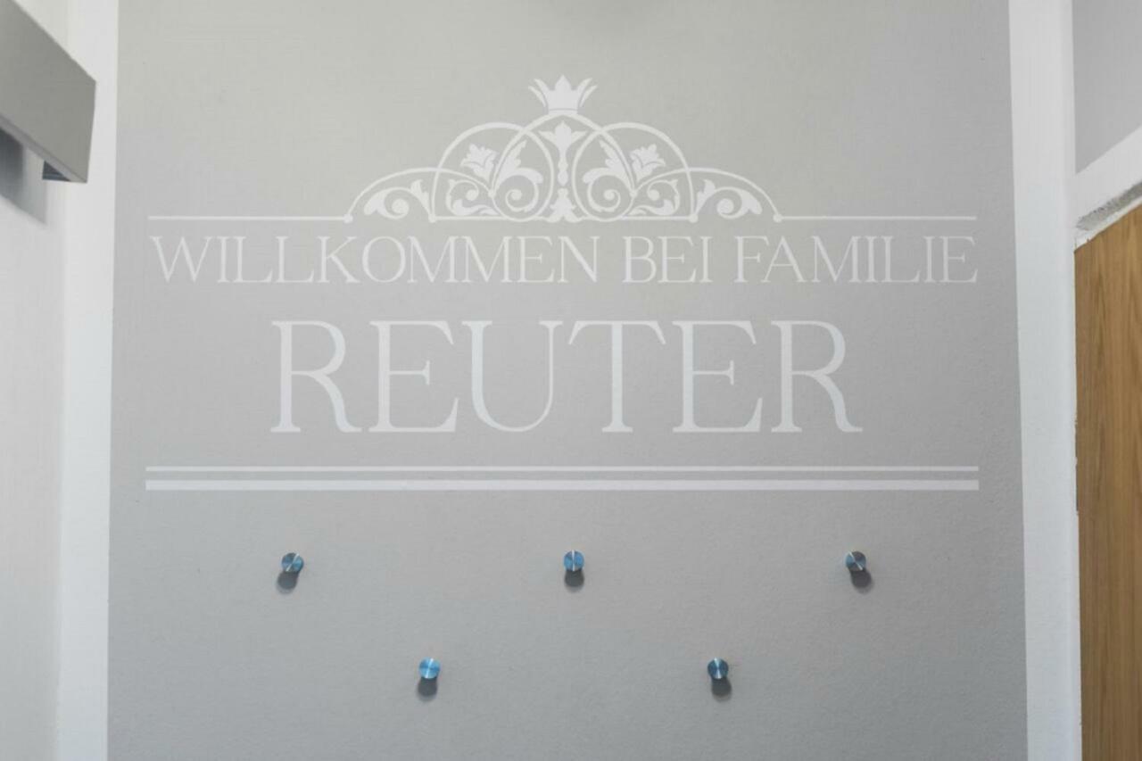 Gepflegte und moderne Ferienwohnung in der Neuseenlandschaft Neukieritzsch Exterior foto